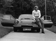 Er galt als der "etwas andere Fußballstar", sprengte Konventionen und sorgte mit schnellen Autos und attraktiven Begleiterinnen für Gesprächsstoff: Günter Netzer. Zum 80. Geburtstag des Weltstars begibt sich "Terra X History" auf die Spuren seines Mythos. Er galt als der "etwas andere Fußballstar", sprengte Konventionen und sorgte mit schnellen Autos und attraktiven Begleiterinnen für Gesprächsstoff: Günter Netzer. Zum 80. Geburtstag des Weltstars begibt sich "Terra X History" auf die Spuren seines Mythos.