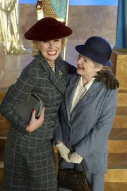 Marina Gregg (Joanna Lumley) und Miss Marple (Julia McKenzie).