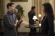 Jake Peralta (Andy Samberg, l.); Rosa Diaz (Stephanie Beatriz, r.)