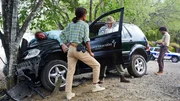 Mélissa Sainte-Rose (Sonia Rolland, l.), Philippe Dorian (Valentin Papoudof, M.) und Aurélien Charlery (Julien Beramis, r.) befinden sich an einem neuen Tatort. Ein Mann liegt tot auf einem Auto. Es soll nach einem tragischen Unfall aussehen, doch Philippe geht von einem Mordfall aus. Mélissa Sainte-Rose (Sonia Rolland, l.), Philippe Dorian (Valentin Papoudof, M.) und Aurélien Charlery (Julien Beramis, r.) befinden sich an einem neuen Tatort. Ein Mann liegt tot auf einem Auto. Es soll nach einem tragischen Unfall aussehen, doch Philippe geht von einem Mordfall aus.