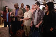 (v.l.n.r.) Amy Santiago (Melissa Fumero); Captain Ray Holt (Andr&eacute; Braugher); Terry Jeffords (Terry Crews); Charles Boyle (Joe Lo Truglio); Scully (Joel McKinnon Miller); Jake Peralta (Andy Samberg); Rosa Diaz (Stephanie Beatriz)