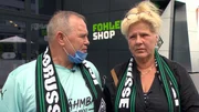 Silvia will Harald zu dessen Geburtstag mit einem Gutschein f&uuml;r eine F&uuml;hrung durch das Stadion von Borussia M&ouml;nchengladbach &uuml;berraschen.