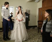 l-r: Dr. Shaun Murphy (Freddie Highmore), Lea Dilallo (Paige Spara), Sophie (Hollis Jane Andrews)