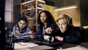 Nora (Naomi Hasselberg Thorsrud, Mitte) ist gespannt: ob Lars (Bj&oslash;rnar Lysfoss Hagesveen, rechts) die Fingerabdr&uuml;cke auf der Spraydose identifizieren und Simon (Oskar Lindquist, links) entlasten kann?