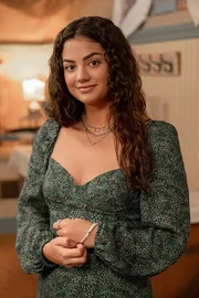 Alice Dhawan (Sadie Laflamme-Snow)