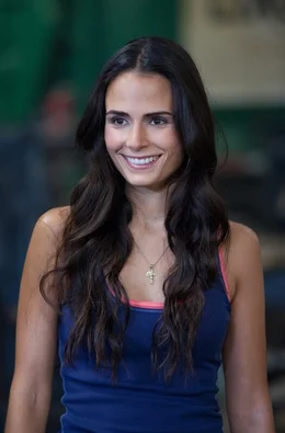 Mia (Jordana Brewster) h&auml;ngt sich der Verbrecherbande an und bringt sich so selbst in gro&szlig;e Gefahr ...