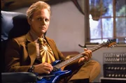 Marty (Michael J. Fox) reist in die Zukunft, um seinem &auml;lteren Ich zu helfen. Doch bei seiner R&uuml;ckkehr ins Jahr 1985 findet er eine Parallelwelt vor. Marty ist klar: Die Ursache liegt in der Zukunft.