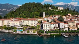 Bellagio, die Perle des Comer Sees. Das St&auml;dtchen liegt an der Spitze einer gr&uuml;nen Halbinsel.