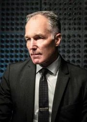 Robert Hicks (Patrick St. Esprit)