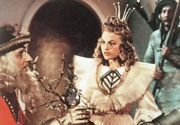 Ein singendes, klingendes B&auml;umchen verlangt Prinzessin Tausendsch&ouml;n (Christel Bodenstein) von ihrem Freier. Der junge Prinz ger&auml;t bei der Suche nach dem Wunderb&auml;umchen in die Gewalt eines b&ouml;sen Zwerges. Als B&auml;r verzaubert entf&uuml;hrt er Tausendsch&ouml;n aus ihrem Palast.