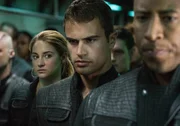 L-R: Tris (Shailene Woodley) und Four (Theo James)