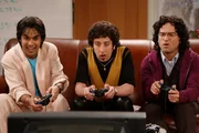 R&uuml;ckblende: Leonard (Johnny Galecki, r.), Rajesh (Kunal Nayyar, l.) und Howard (Simon Helberg, M.) ...
