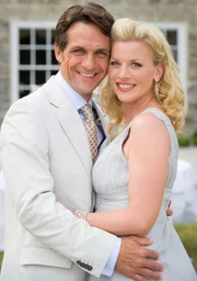 Robert Seeliger (Jonathan Benson), Eva Habermann (Hannah Powell).