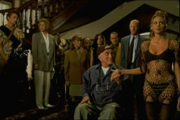 Wer wird die Gunst des reichen und gebrechlichen Onkel Joe (Kirk Douglas, vorne 2.v.r.) gewinnen? Die Familie, Patti (Colleen Camp, 3.v.l.), Carl (Ed Begley Jr., hinten r.), Muriel (Joyce Hyser, hinten 3.v.r.), Robin (Nancy Travis, 2.v.l.), Frank (Phil Hartman, hinten 2.v.r.), Ed (Bob Balaban, 4.v.l.)  und Danny (Michael J. Fox, l.), hoffen auf das Erbe, doch es schaut so aus, als wenn Krankenschwester Molly (Olivia d'Abo, r.) die besten Chancen hat ...; Wer wird die Gunst des reichen und gebrechlichen Onkel Joe (Kirk Douglas, vorne 2.v.r.) gewinnen? Die Familie, Patti (Colleen Camp, 3.v.l.), Carl (Ed Begley Jr., hinten r.), Muriel (Joyce Hyser, hinten 3.v.r.), Robin (Nancy Travis, 2.v.l.), Frank (Phil Hartman, hinten 2.v.r.), Ed (Bob Balaban, 4.v.l.)  und Danny (Michael J. Fox, l.), hoffen auf das Erbe, doch es schaut so aus, als wenn Krankenschwester Molly (Olivia d'Abo, r.) die besten Chancen hat ...
