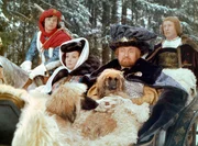 König (Ralf Hoppe) und Königin (Karin Lesch) finden es an der Zeit, dass der Prinz (Pavel Trávnicek, li.) heiratet. König (Ralf Hoppe) und Königin (Karin Lesch) finden es an der Zeit, dass der Prinz (Pavel Trávnicek, li.) heiratet.