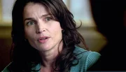 Deputy Inspector Gillian Whitford (Julia Ormond) ermittelt in einem Mordfall.