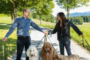 Frühling - Auf den Hund gekommen Johannes Herrschmann als Pfarrer Sonnleitner, Simone Thomalla als Katja Baumann Frühling - Auf den Hund gekommen Johannes Herrschmann als Pfarrer Sonnleitner, Simone Thomalla als Katja Baumann