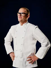 Heston Blumenthal beschäftigt sich mit der Frage, was Astronauten essen. Heston Blumenthal beschäftigt sich mit der Frage, was Astronauten essen.