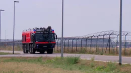 Selbst mit vollem Wassertank erreicht das 39 Tonnen schwere Fahrzeug eine Geschwindigkeit von bis zu 120 Kilometer pro Stunde.
