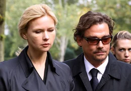 Nora Wagner (Veronica Ferres) und ihr Mann Hendrik (Martin Feifel) trauern um ihre Tochter.
