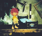 Pumuckl will nicht auf sein neues Holzbettchen verzichten.