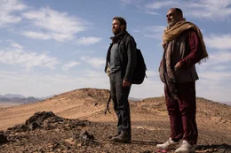 L - R: Tom Harris (Gerard Butler), Mohammad "Mo" Doud (Navid Negahban).