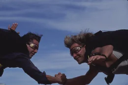 Johnny Utah (Keanu Reeves) und Bodhi (Patrick Swayze)