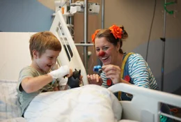 Katja Kemnade alias Clown Karlotta auf Visite im Evangelischen Klinikum Bethel in Bielefeld