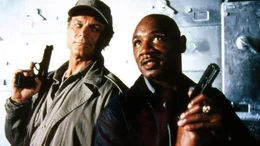 Bill Skims (Terence Hill), Mike (Marvin Hagler, r.)