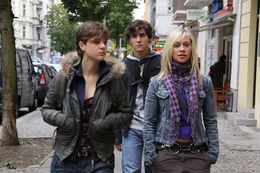 Von links: Susanne (Saskia Schindler), Josch (Fran&ccedil;ois Goeske) und Kati (Sina Tkotsch).