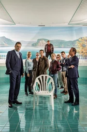 SWR TATORT: DAS TEAM. Ausnahmezustand in Nordrhein-Westfalen! Schon vier Kommissare unterschiedlicher Dienststellen wurden get&ouml;tet. Eine vergleichbare Mordserie gab es noch nie in der Geschichte des Landes. Doch eine hei&szlig;e Spur fehlt, die Ermittler tappen im Dunkeln &ndash; und der Druck nimmt zu... V.l.n.r.: Christoph Scholz (Charly H&uuml;bner), Martina B&ouml;nisch (Anna Schudt), Franz Mitschowksi (Nicholas Ofczarek), Peter Faber (J&ouml;rg Hartmann), Marcus Rettenbach (Ben Becker), Nadeshda Krusenstern (Friederike Kempter), Nadine M&ouml;ller (Elena Uhlig), Sascha Ziesing (Friedrich M&uuml;cke), Martin Scholz (Bjarne M&auml;del)