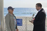 Dickie Delaney (Jimmy Buffett, l.); Danny Reagan (Donnie Wahlberg, r.)