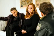 Hubert (Christian Tramitz, r.) befragt Regina Blümel (Petra Berndt, M.) und Frank Henke (Michael Tregor, l.). Hubert (Christian Tramitz, r.) befragt Regina Blümel (Petra Berndt, M.) und Frank Henke (Michael Tregor, l.).