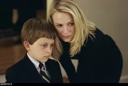 Noch ahnt Rachel (Naomi Watts, r.) nicht, dass sie schon bald ihr eigenes sowie das Leben ihres Sohnes Aidan (David Dorfman, l.) retten muss. Es bleiben ihr nur sieben Tage, um das Geheimnis des Rings zu l&uuml;ften ...