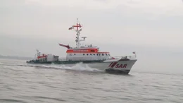 Die "Hermann Helms" ist ein Seenotkreuzer der 27,5-Meter-Klasse. Stationiert sind das Boot und seine Crew in Cuxhaven. Ihr Einsatzgebiet ist die Nordsee.