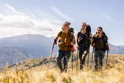 Rund 170 Kilometer und 9.500 H&ouml;henmeter legen (von links) Kaddi, Toni und Lisa auf ihrer Wanderung durch den Balkan zur&uuml;ck.