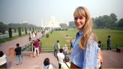 Nina Heins am Taj Mahal. Nina Heins am Taj Mahal.