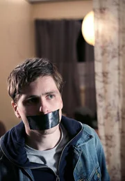 ARD MANKELLS WALLANDER - DER SCHARFSCH&Uuml;TZE (skytten), S/D 2009, Regie Agneta Fagerstr&ouml;m-Olsson, am Donnerstag (21.04.11) um 22:15 Uhr im Ersten. Pontus (Sverrir Gudnason) ist von dem Scharfsch&uuml;tzen gekidnappt worden.