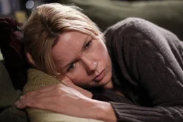 Nora (Veronica Ferres) trauert um ihre verstorbene Tochter.
