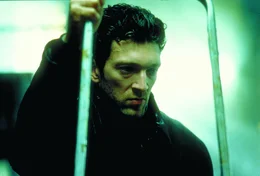 Max Kerkerian (Vincent Cassel)