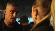 Ganz privat: Peter (Anatole Taubman, li.) möchte mit Daniela (Lulu Hacke) sprechen. Ganz privat: Peter (Anatole Taubman, li.) möchte mit Daniela (Lulu Hacke) sprechen.