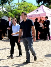 L-R: Danny (Scott Caan) und Steve (Alex O'Loughlin)