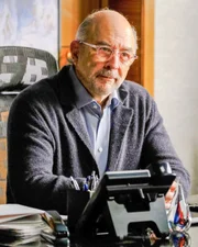 Dr. Aaron Glassman (Richard Schiff)