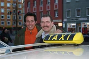 Willi mit Taxifahrer Alfons Haller in M&uuml;nchen.