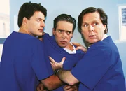 Dr. Thomas Reinhardt (Christopher Barker) und Dr. Stefan Frank (Sigmar Solbach) verhindern, dass Dr. Jan Winter (Jacques Breuer) flieht.