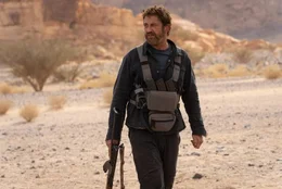 Tom Harris (Gerard Butler)