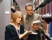 Bei ihren Nachforschungen in der Bibliothek sto&szlig;en Eames (Kathryn Erbe) und Goren (Vincent D'Onofrio) auf eine blutr&uuml;nstige Geschichte.