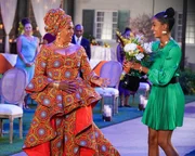 (v.li.): Jenifer Lewis (Ruby), Yara Shahidi (Zoey Johnson).