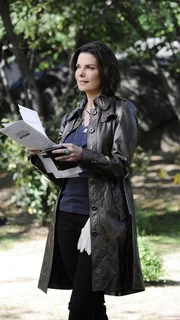 Josephine Danville (Sela Ward)