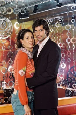 Elena Uhlig (l.) und Pasquale Aleardi (r.) ...